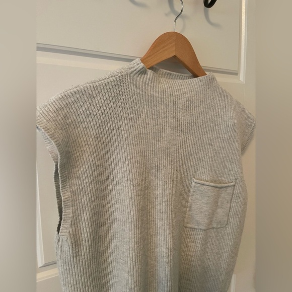 Sleeveless Knit George | Grey | XL - Picture 3 of 8